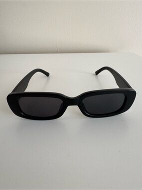 Classic Rectangular Black Sunglasses - Women